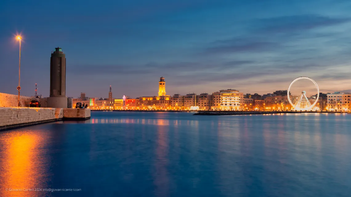 Il lungomare di Bari visto dal Molo di Sant'Antonio