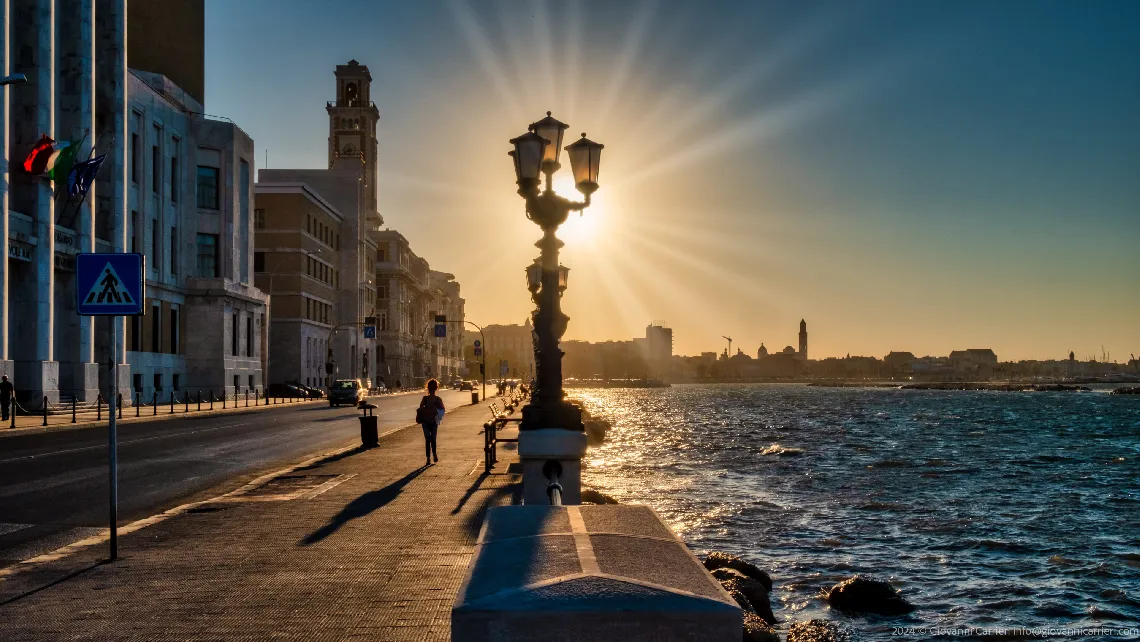 I lampioni Iconici del Lungomare Nazario Sauro