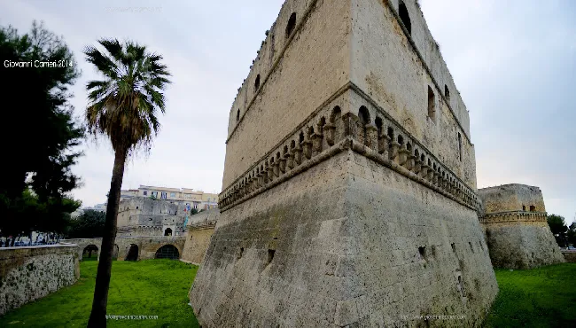 Dettaglio del castello Nomanno-Svevo, Bari