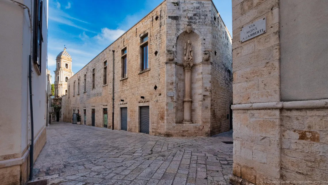 Strade del centro storico di Conversano