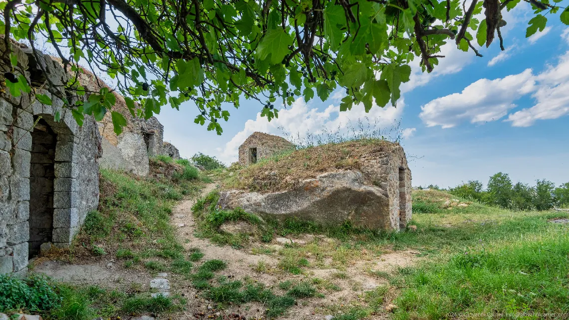 Palmenti di Pietragalla - Route between constructions