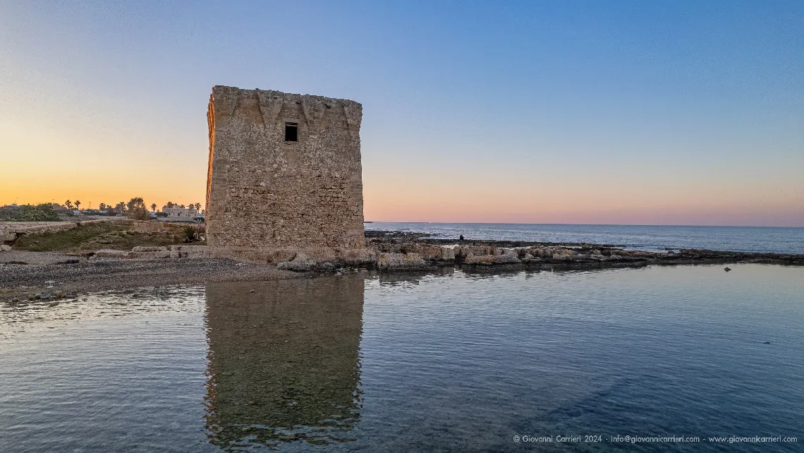 Torre di San Vito a Polignano a Mare al tramonto