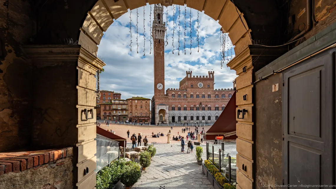 View from Vicolo San Pietro on Piazza del Campo